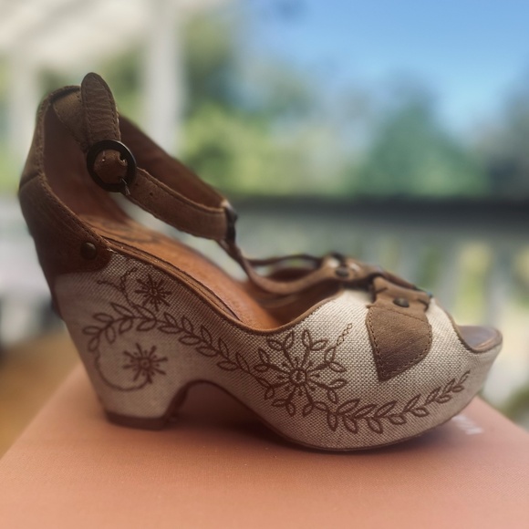 Boho linnen embroidered wedges Ariat Vista - beige neutral sandals - Picture 1 of 9